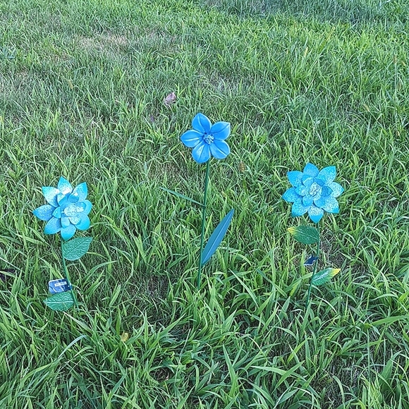 Boscovs Other - Last chance! Faux Flowers BOSCOVS Blue Metal and Glass Flower Decor Set of Three